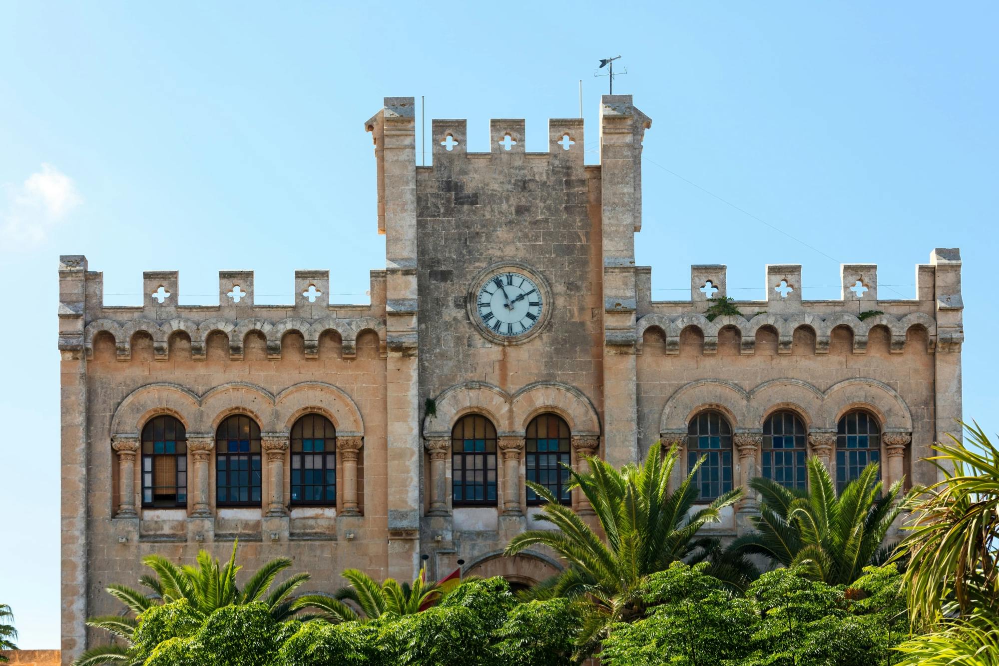 Ciutadella walking tour with shopping, El Toro visit and Casa Olivar