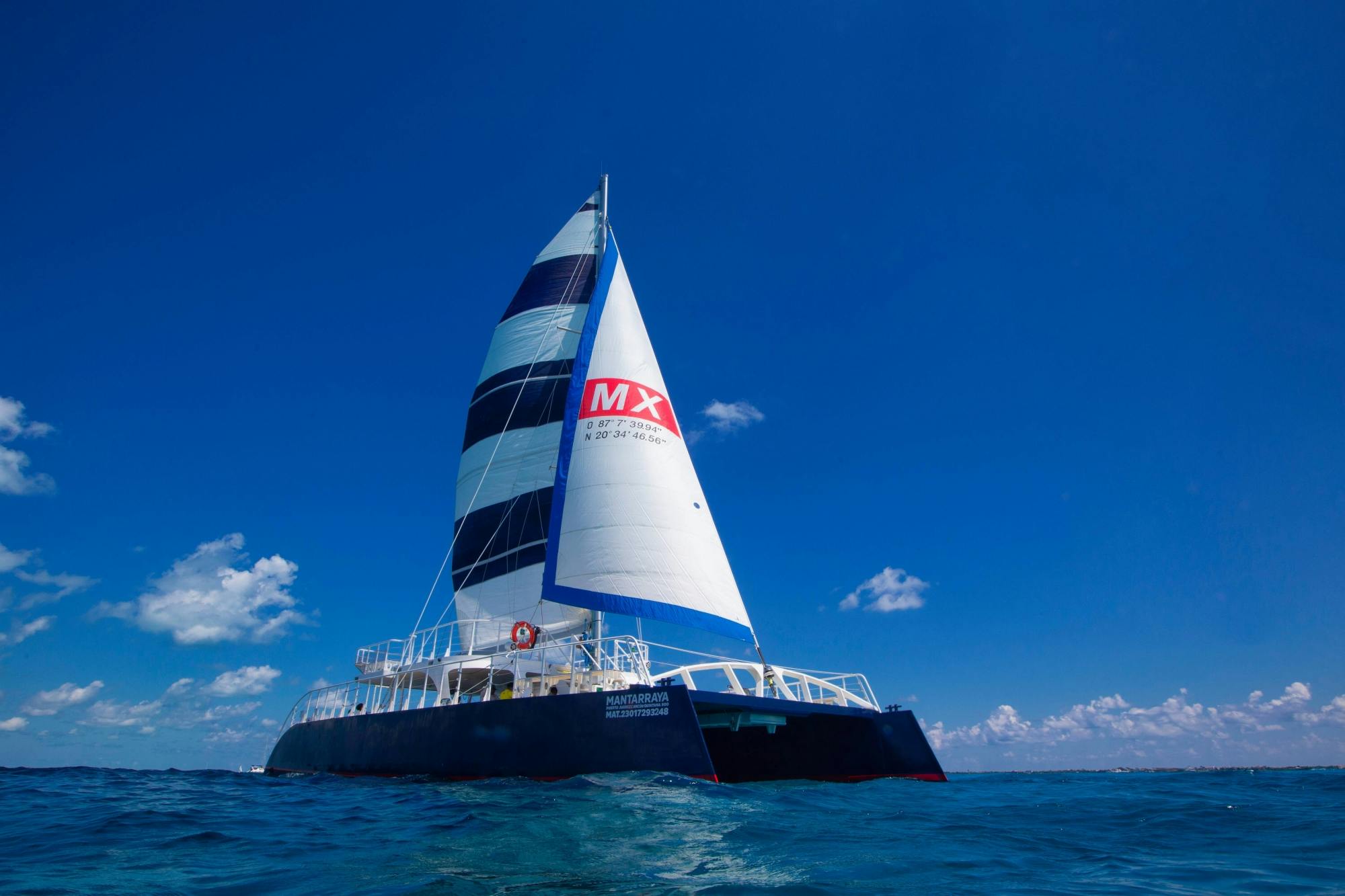 Isla Mujeres catamaran tours with snorkelling