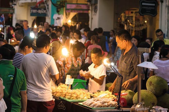 Sites & Bites: oude binnenstad van Phuket, avondmarkten en streetfood