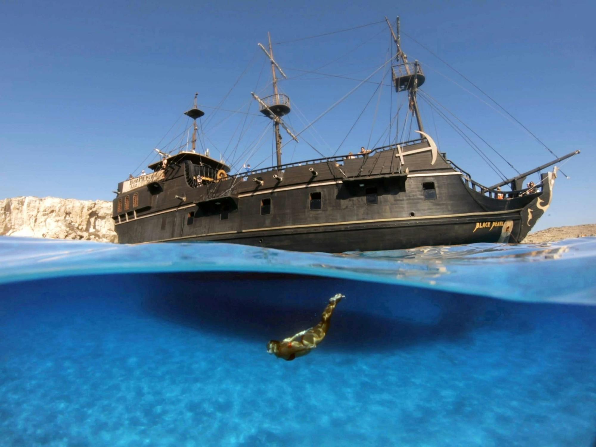 Black Pearl afternoon cruise with live music