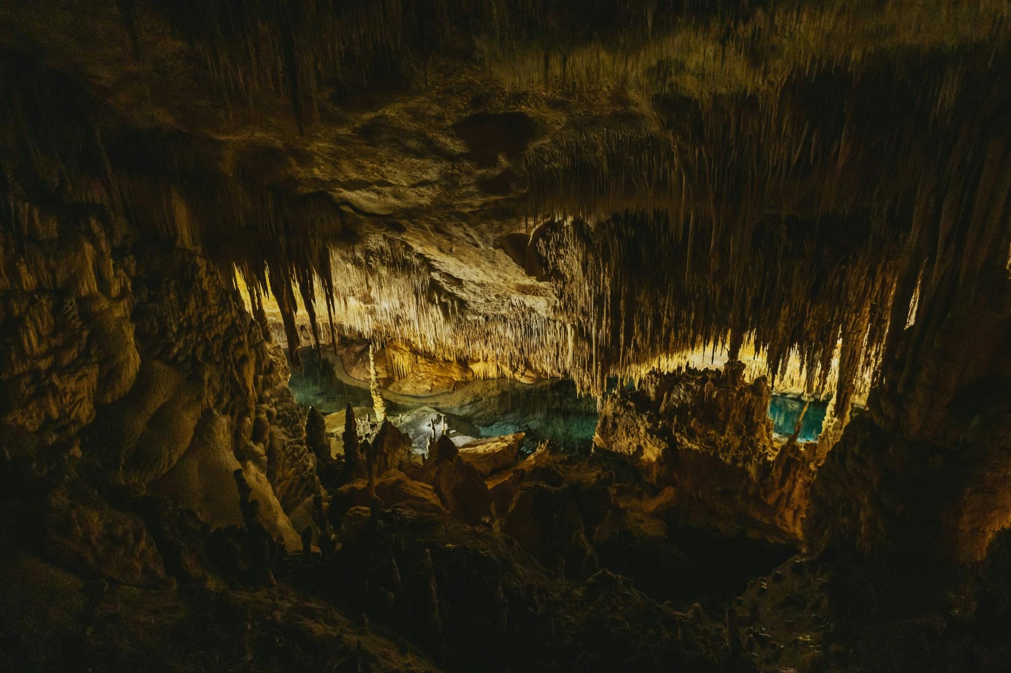 Drach Caves and pearl factory half-day tour in Czech