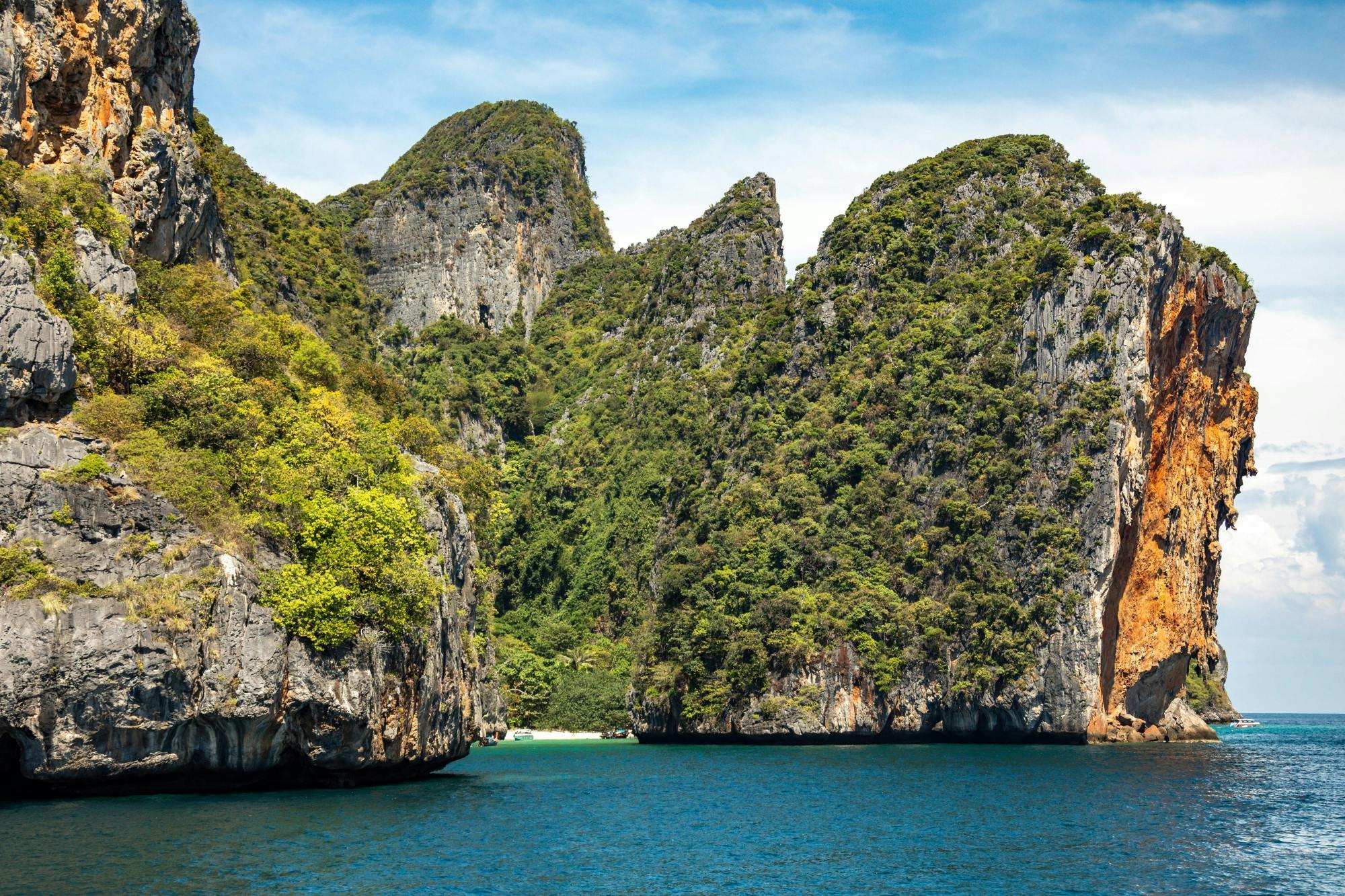 Passeio de lancha rápida nas Ilhas Phi Phi com Lagoa Pileh