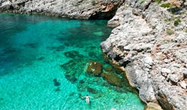 Visite guidée en hors-bord des plages de Karaburun en Albanie