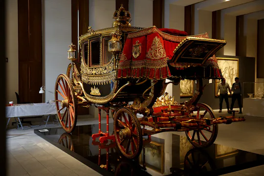 Tickets voor de Royal Collections Gallery en rondleiding in het Spaans