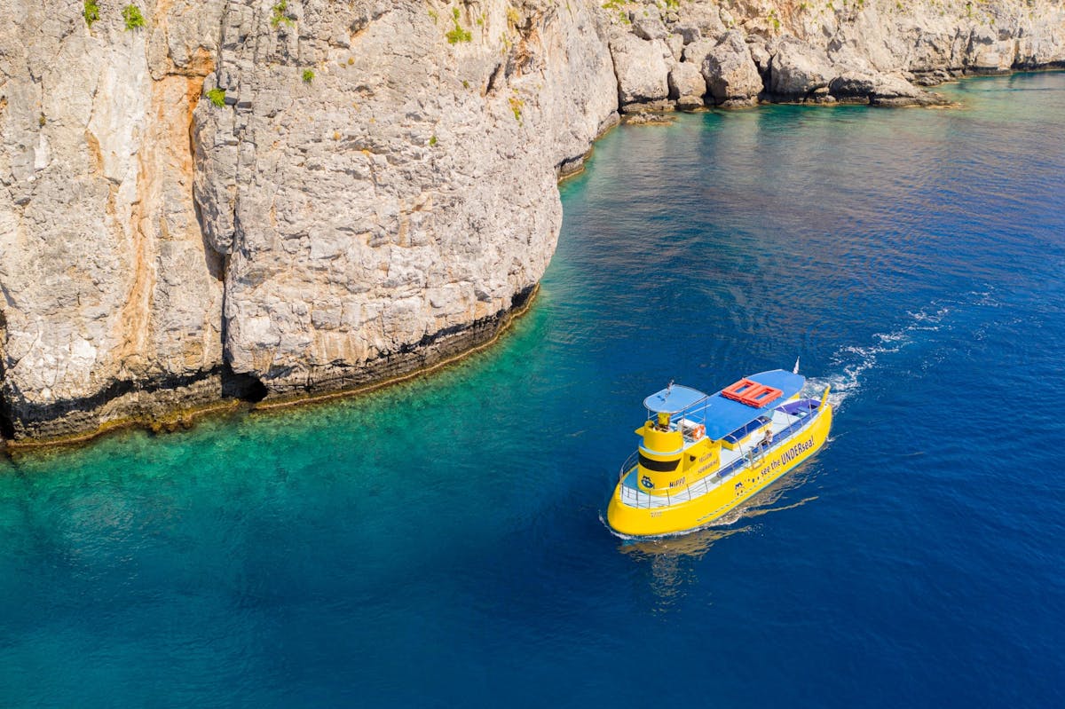 3-uur durende duikboottour naar Lindos en Navarone Baai