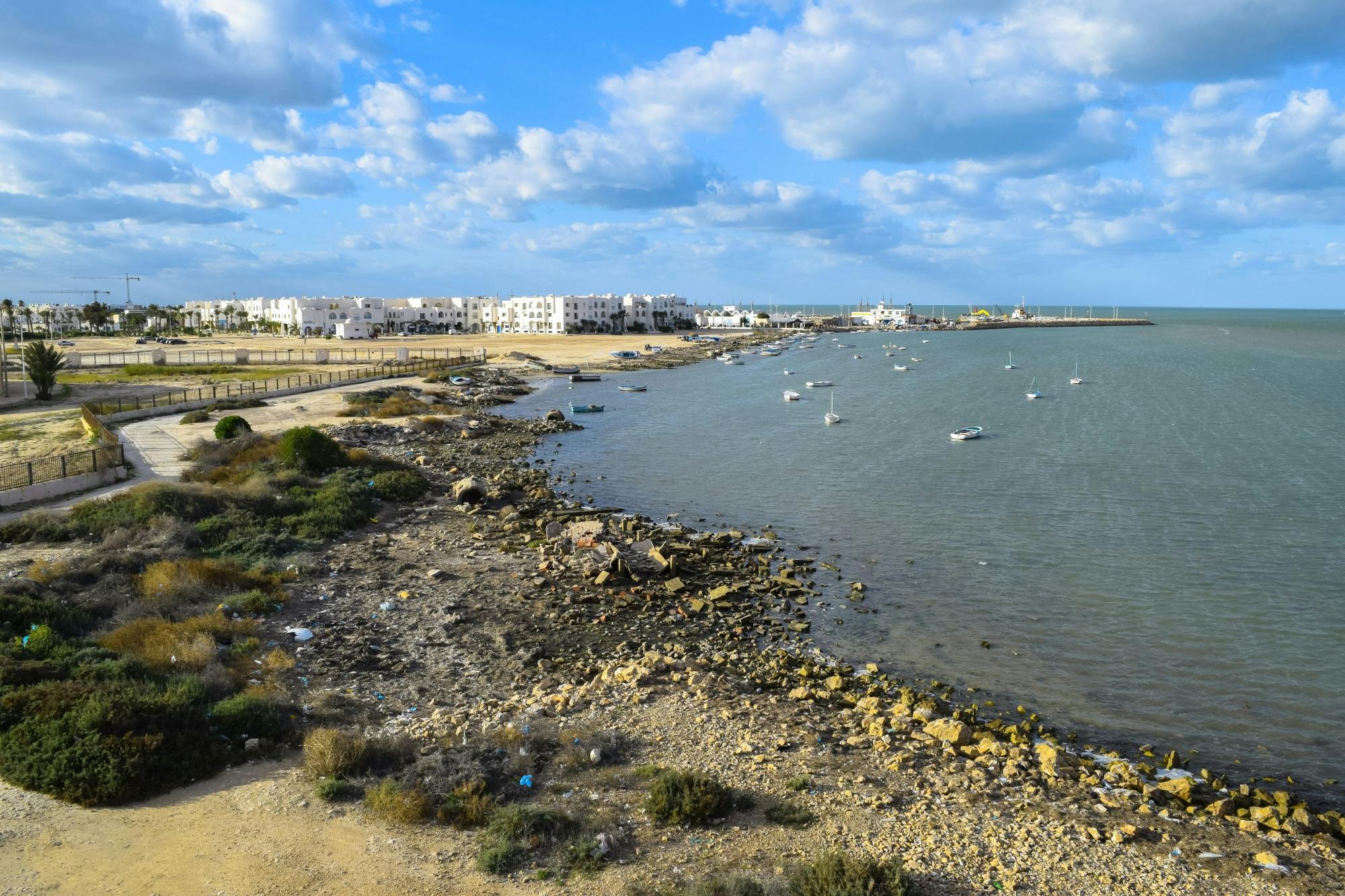 Mahdia and Monastir full-day tour with lunch at a farm