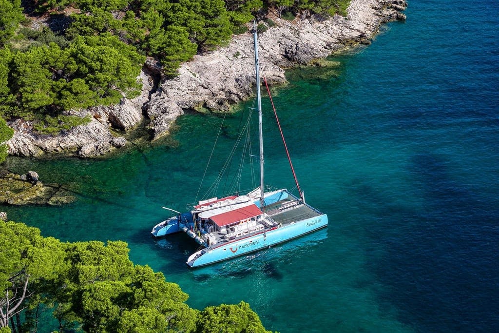 Catamaran cruise from Dubrovnik to Kalamota Island with lunch
