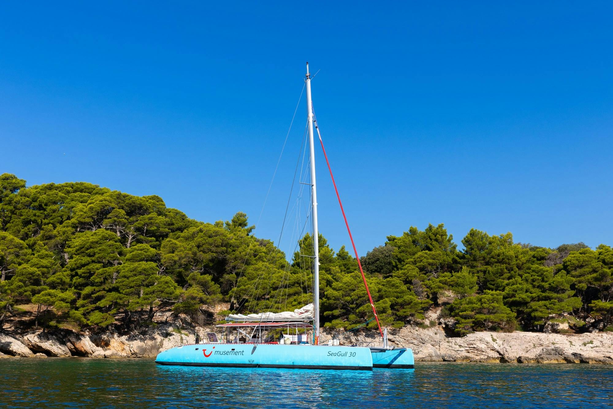 Catamaran cruise from Dubrovnik to Kalamota Island with lunch