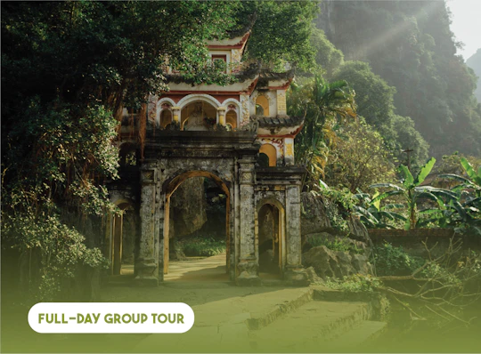 The countryside of Tam Coc and Hoa Lu plus a boat ride guided tour from Ha Noi