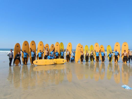 Półdniowe, dostosowane do potrzeb lekcje surfingu w regionie Porto