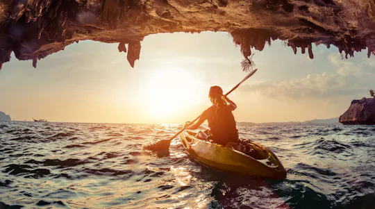 Tour in kayak al tramonto a Maiorca con snorkeling e picnic