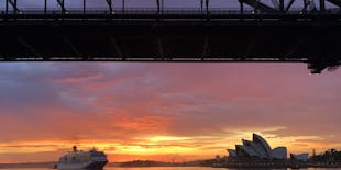 Crociera al tramonto nel porto di Twilight Treasures