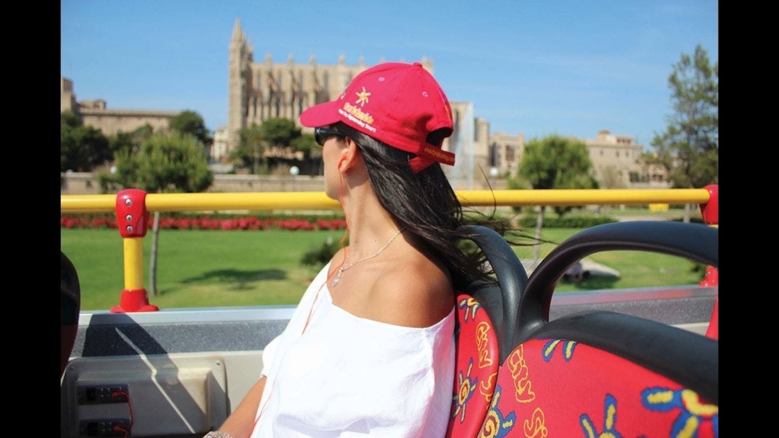 Hop-on hop-off in Cartagena (Colombia) Hop-on hop-off in Cartagena (Colombia)