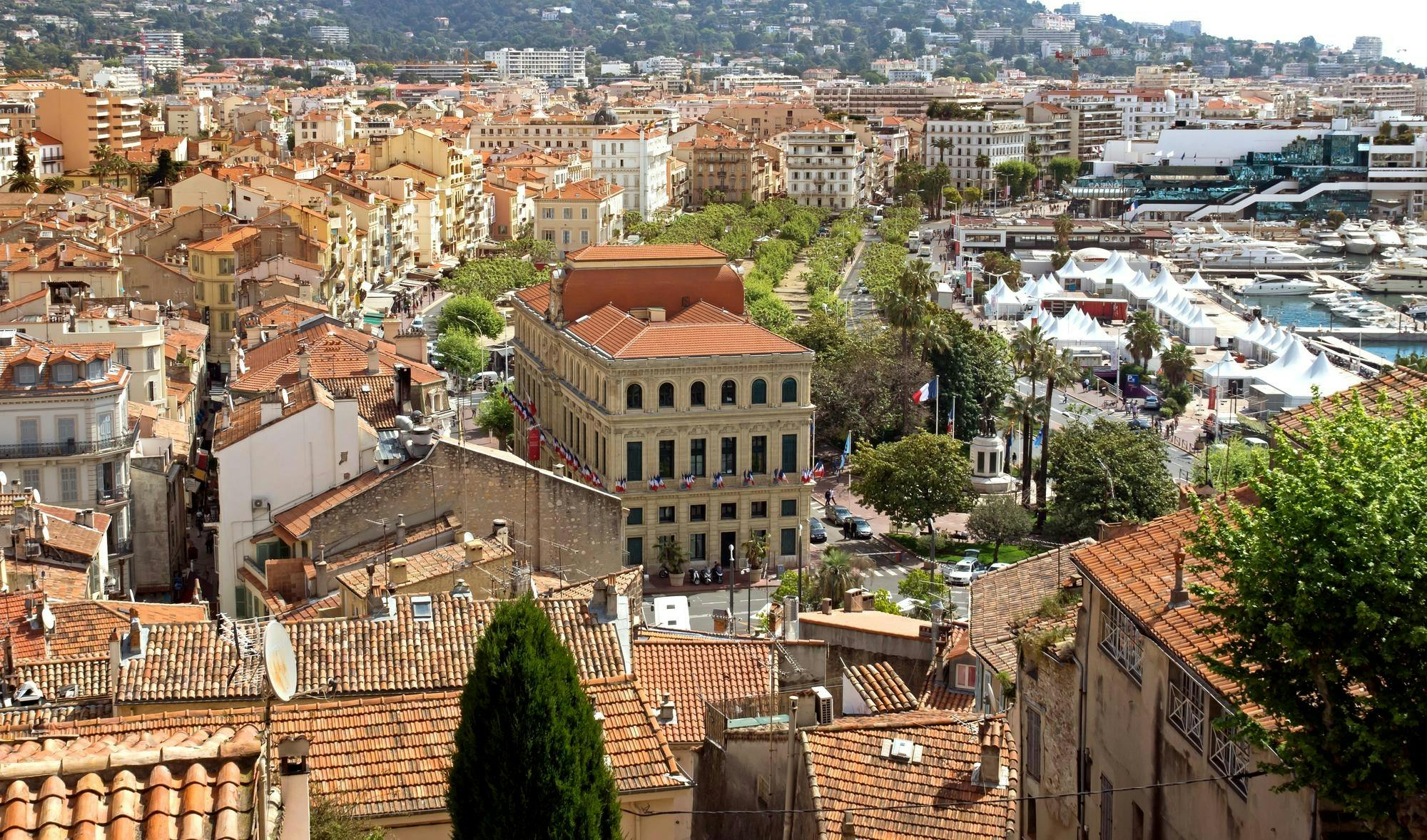 Cannes one hour tour with a local