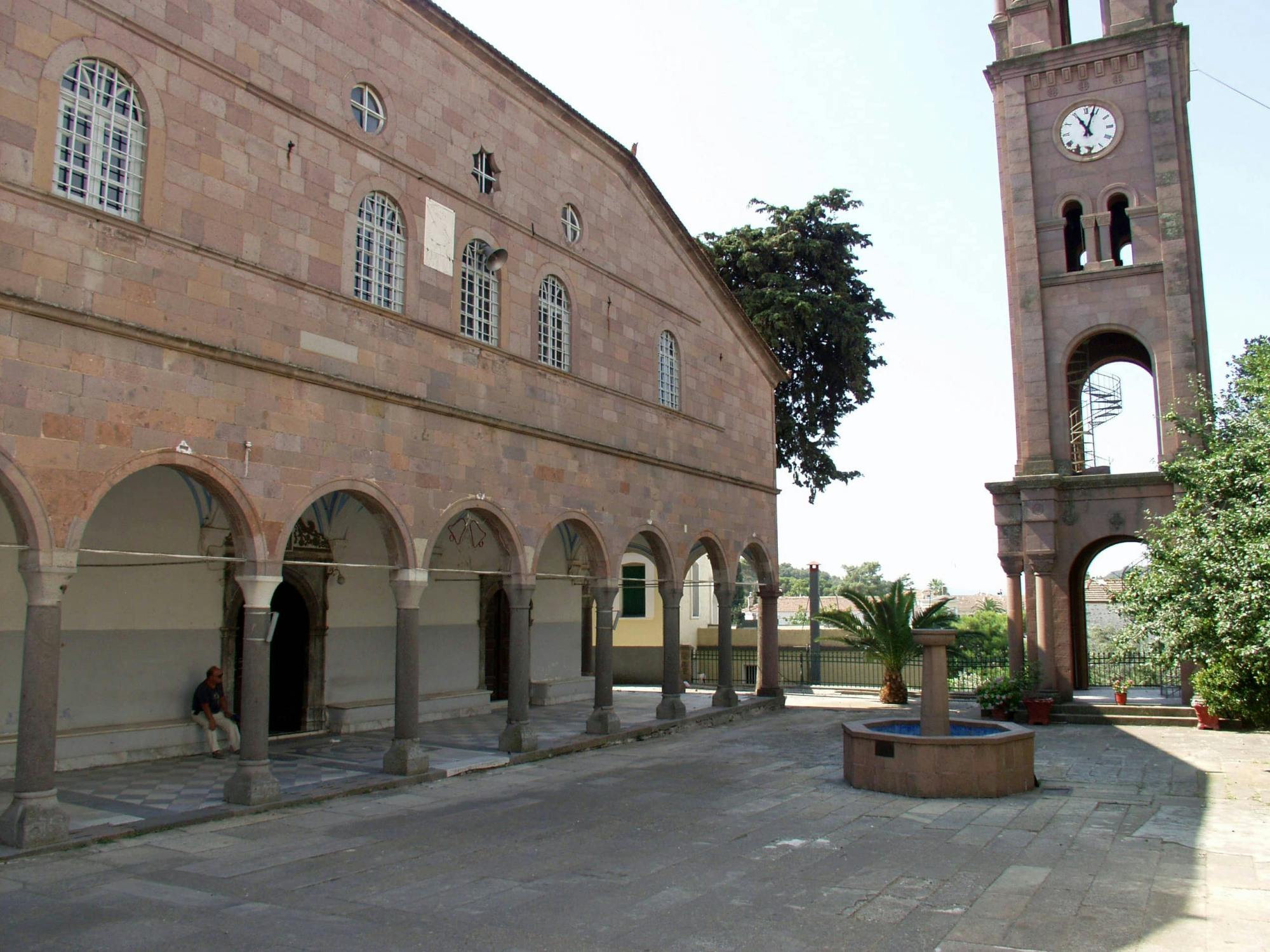 Small group olive-oil tasting and mountain villages tour in Lesbos