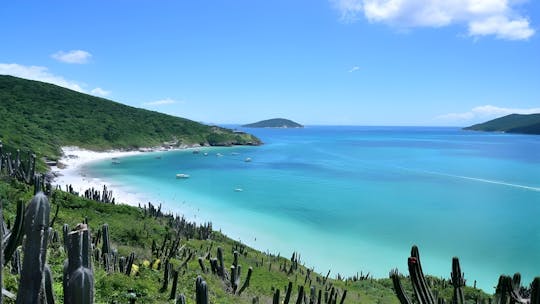 Excursion d'une journée à Arraial do Cabo au départ de Rio avec excursion en bateau et déjeuner buffet
