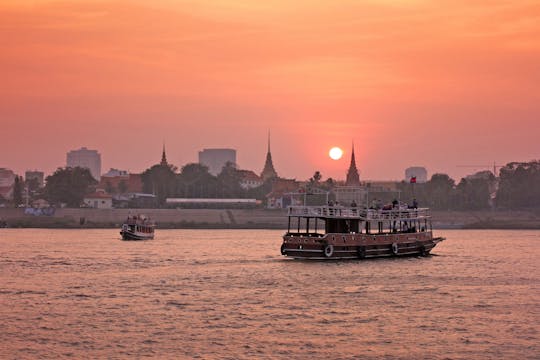 Phnom Penh riverside walking tour