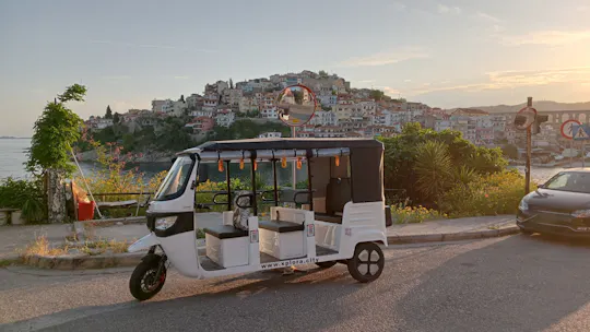 Tour de ville en tuk tuk pour les instantanés du soir