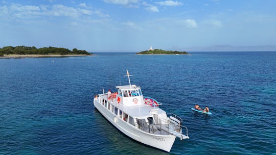 Morning boat tour in Alcudia Bay with tapas and snorkelling