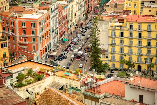 Explorez Naples en 60 minutes avec un local
