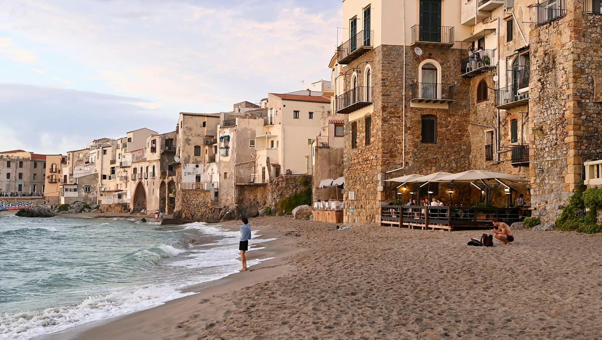 Campofelice to Cefalù evening shuttle service in Sicily