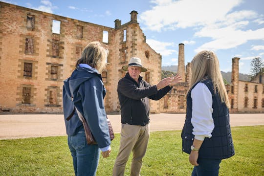 Tasman Peninsula private tour with tastings and winery lunch