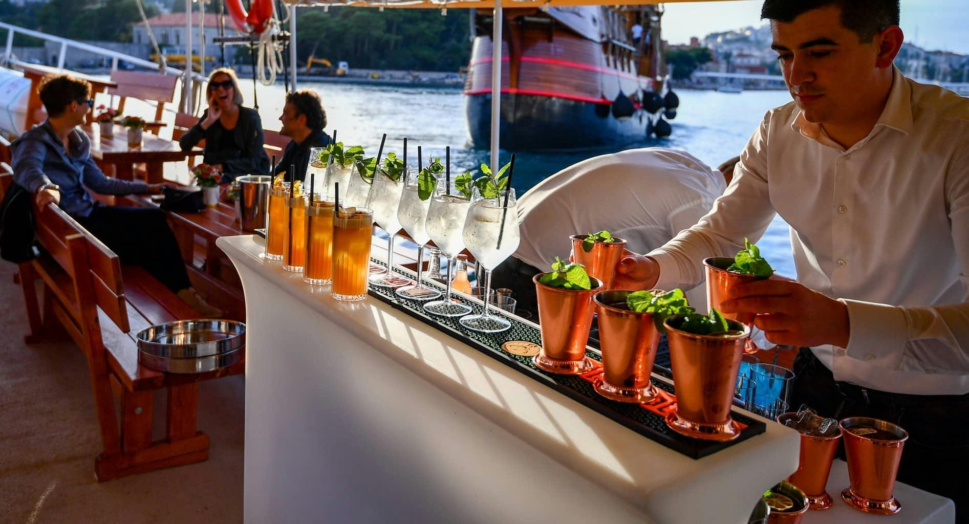 Adults-only sunset boat trip from Dubrovnik with cocktails & canapes