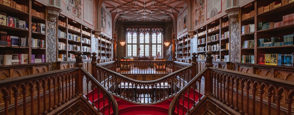 Entrada plateada para la librería Livraria Lello en Oporto