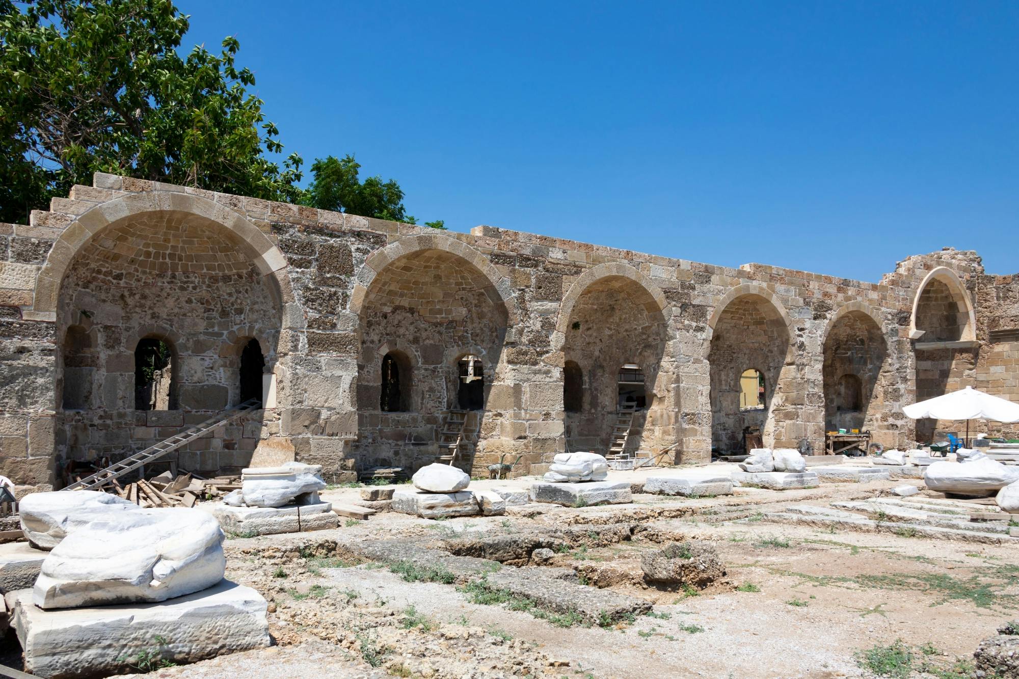 Side tour with Temple of Apollo and shopping