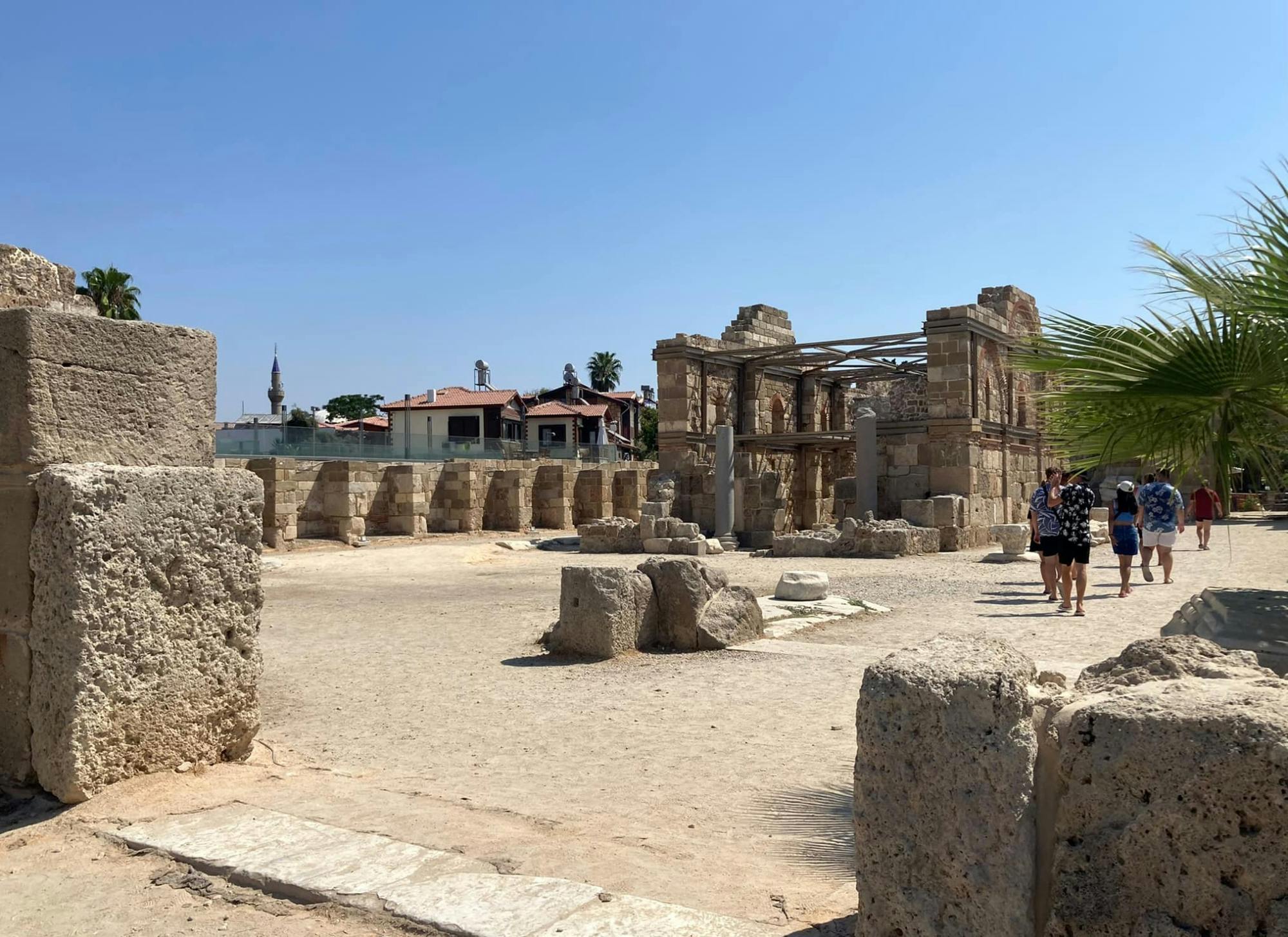 Side tour with Temple of Apollo and shopping