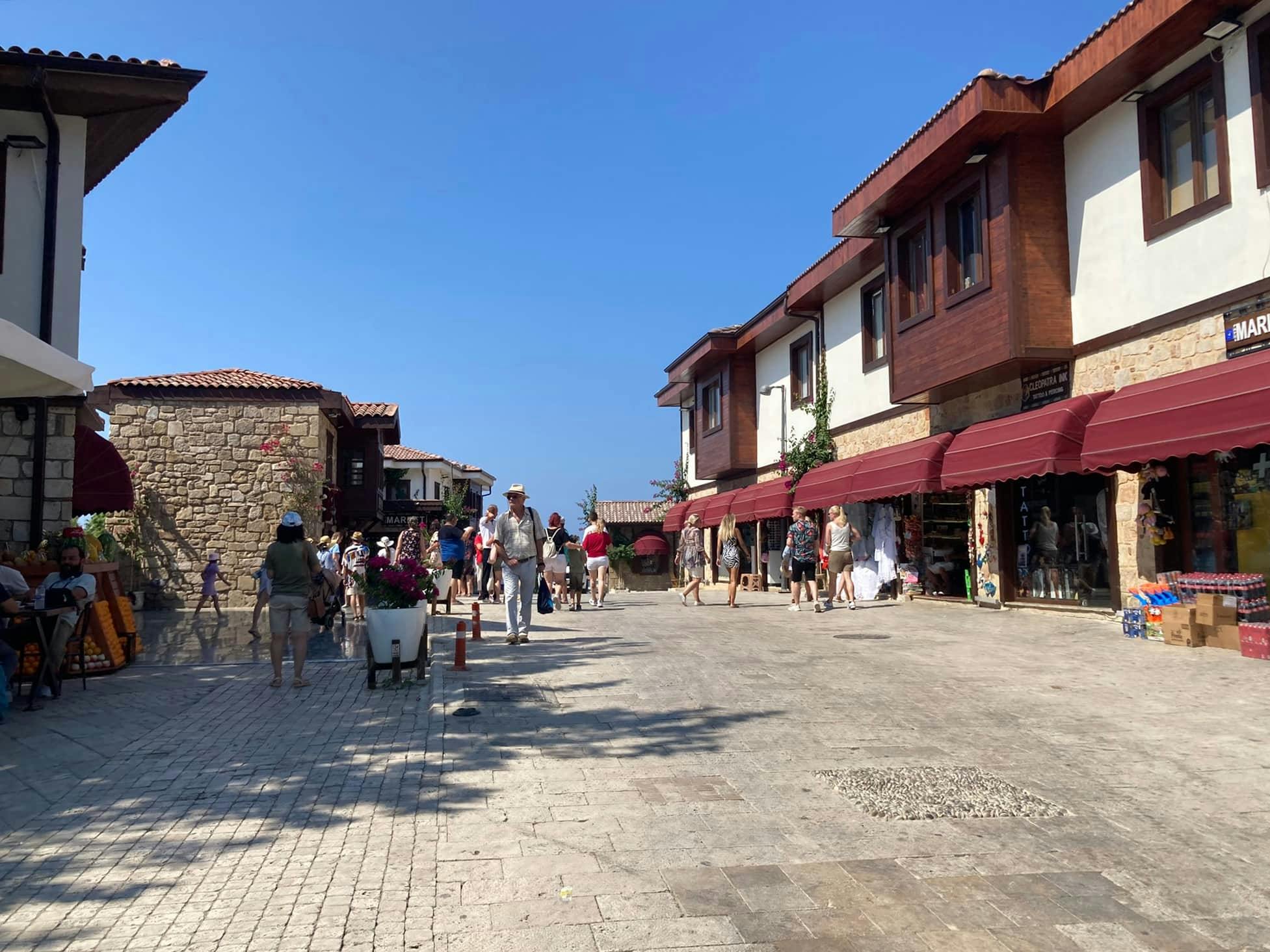 Side tour with Temple of Apollo and shopping