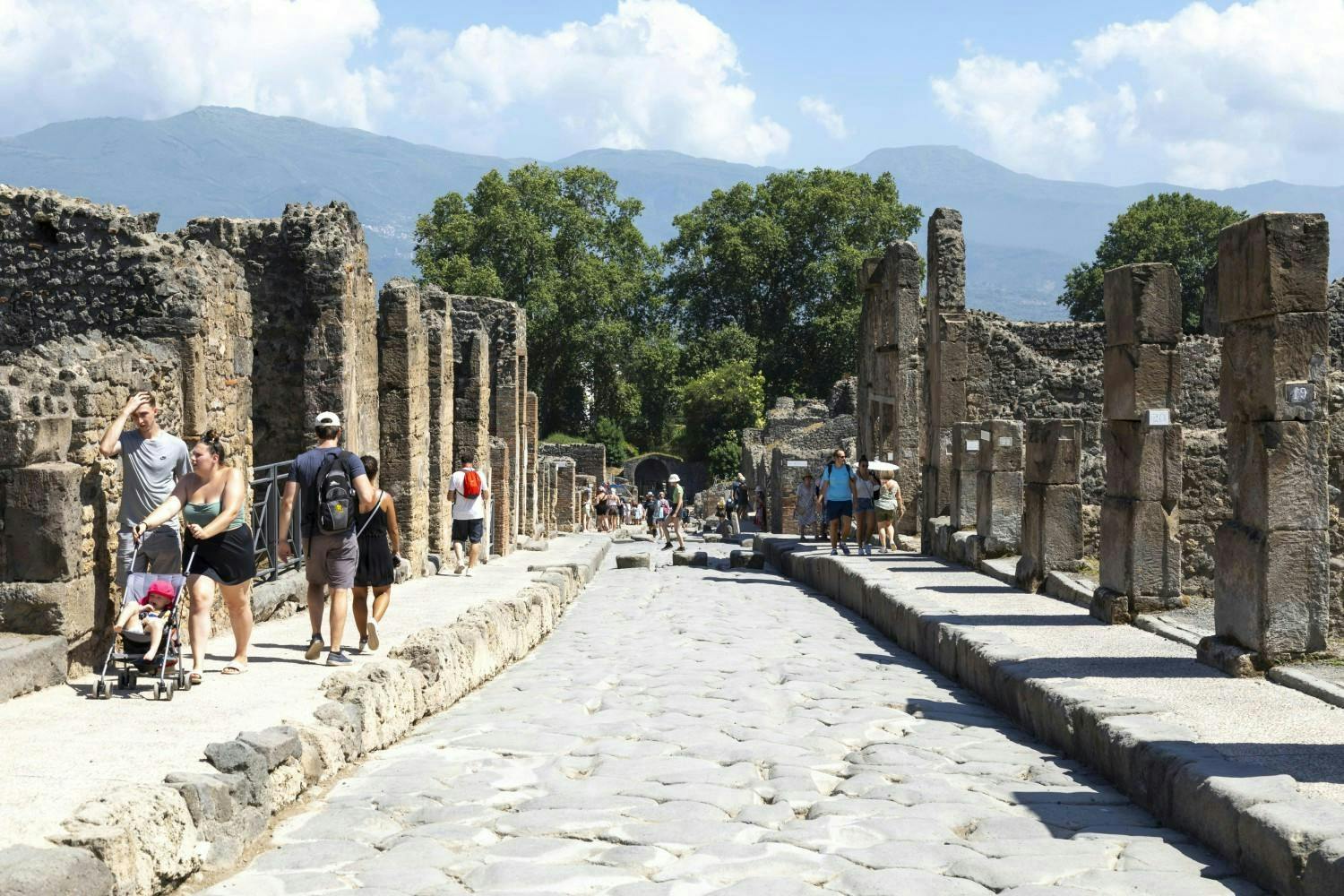 2. Italy_Naples_Pompeii_18_JPG.jpg