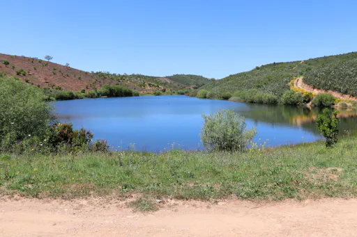 Serra do Caldeirão by 4x4 with seasonal swim stop