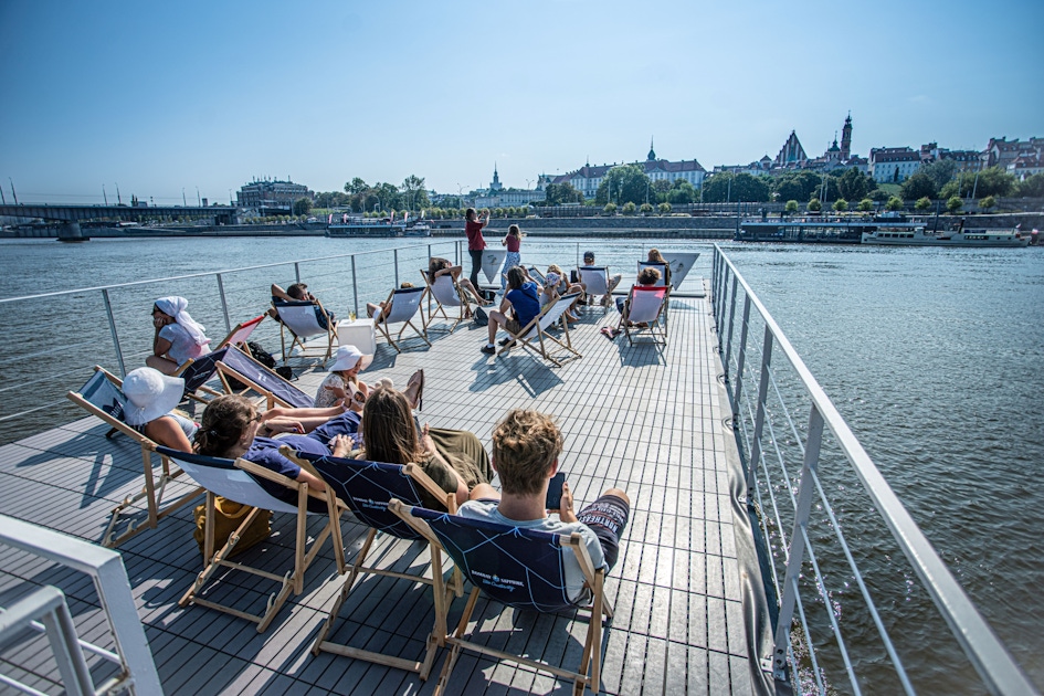 Premium-Fahrt an Bord einer modernen Barke in Warschau