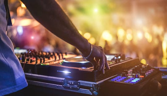 Scene SNEAK members only event in Zante