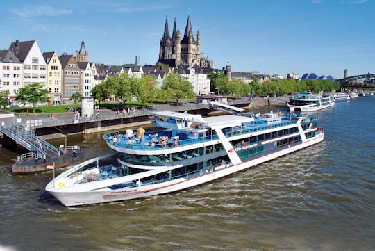 Panorama-Flussschifffahrt in Köln