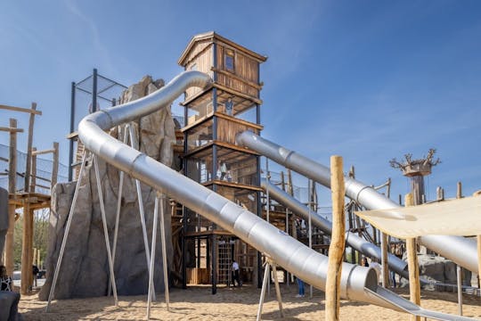 Climbing and water village experience in Alpenpark Neuss