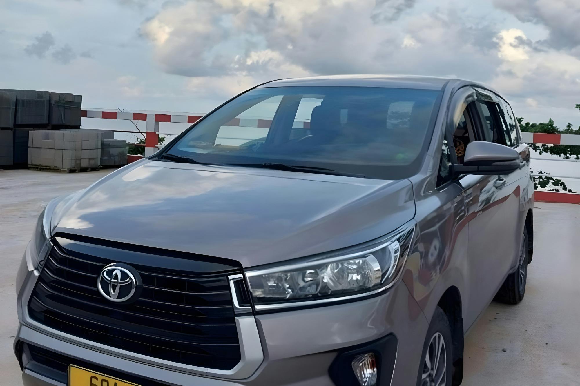 Privéautovervoer van luchthaven Noi Bai naar Hanoi
