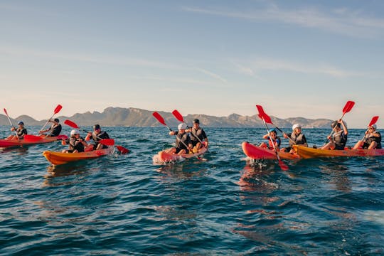 Multiavventura a Maiorca con kayak, tuffi dalle scogliere, snorkeling e altro ancora