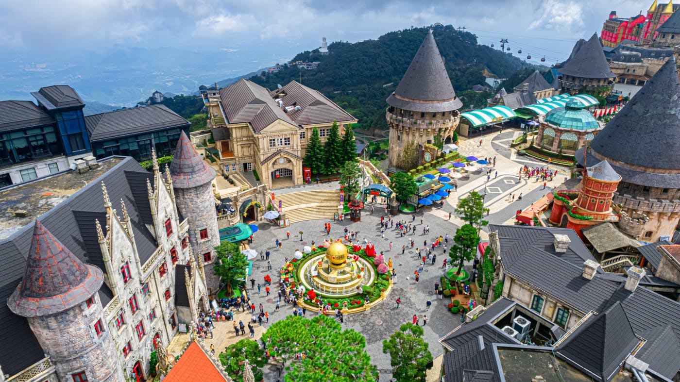 Ba Na Hills private tour with Golden Bridge