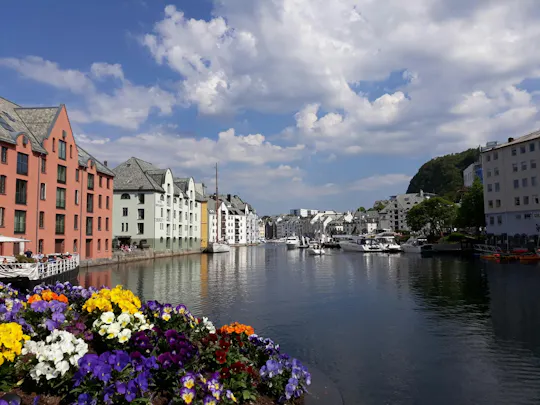 Self-guided tour of Norway's coastal cities with GPS audio guide