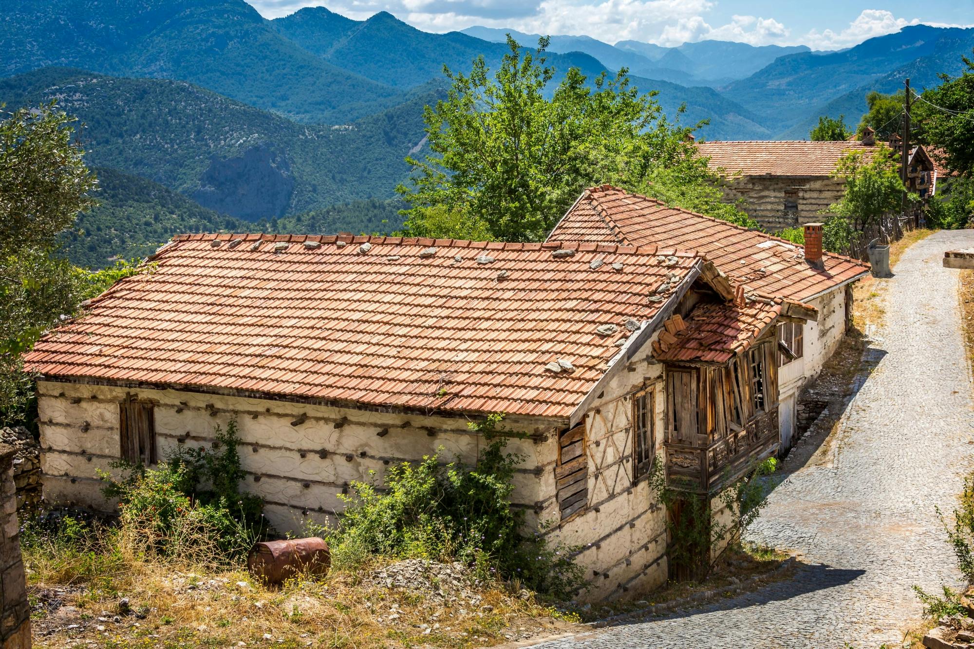 Small-group tour of Ormana and the Altrinbesik Caves in Antalya