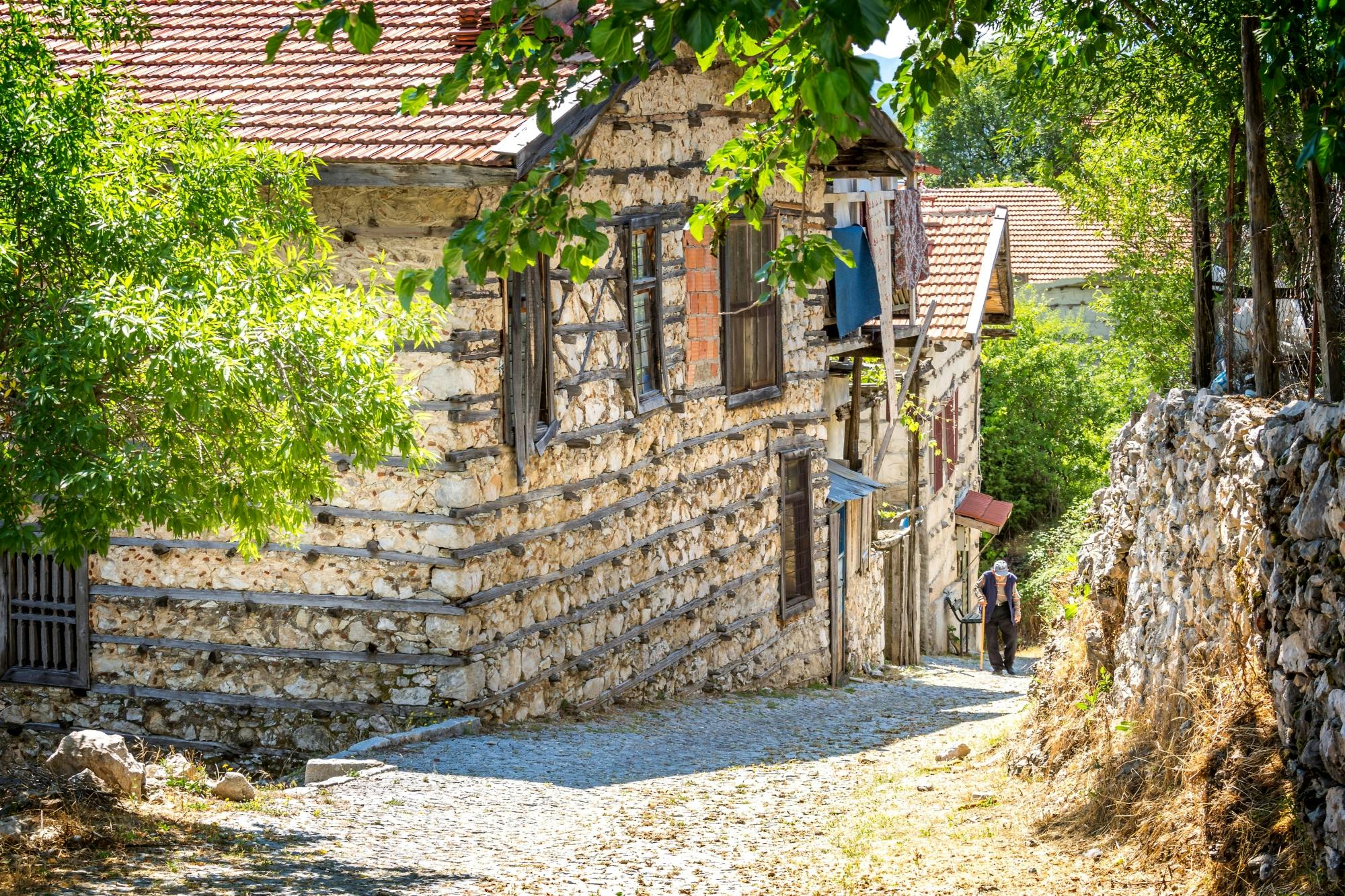 Small-group tour of Ormana and the Altrinbesik Caves in Antalya