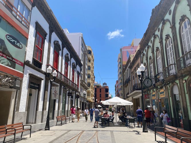 Las Palmas guided tour with free time in Vegueta and shopping