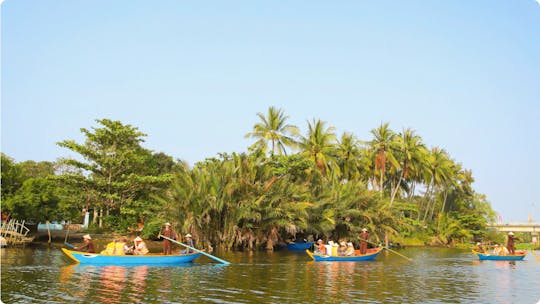 Paseo en barco por el río Cổ Cò con refrigerio tradicional