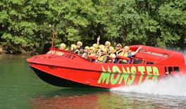 Monster buggy, łódź odrzutowa i tyrolka