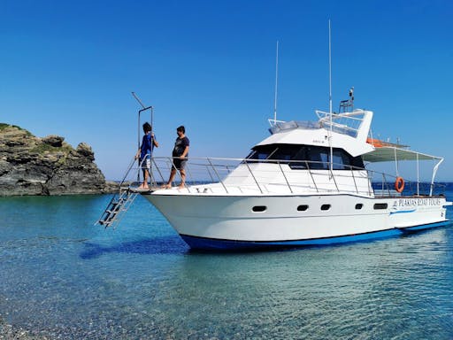 Guided tour to Preveli Palm Beach by boat with taverna lunch