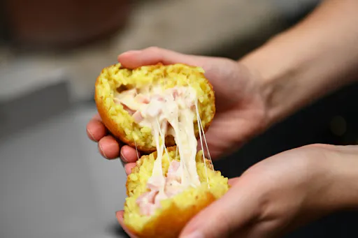 Sites & Bites: Catania city food tour with arancini and cannoli