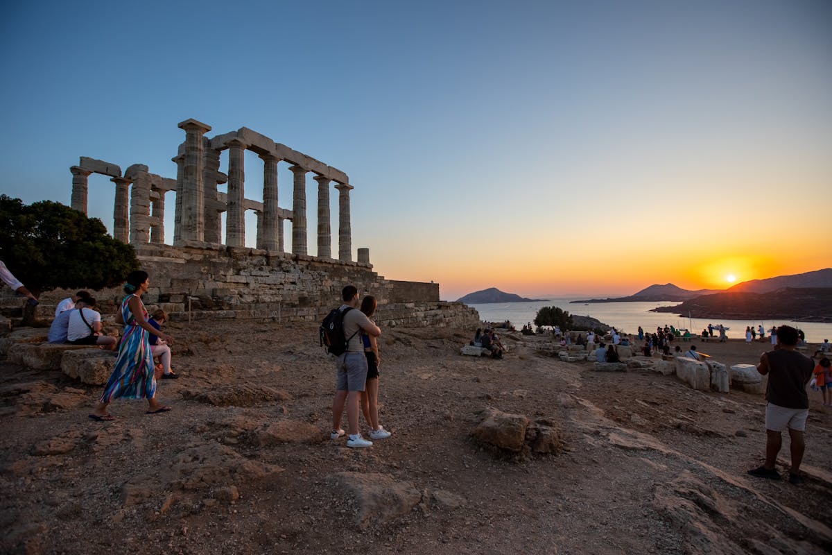 Capo Sounion e il Tempio di Poseidone al tramonto da Atene