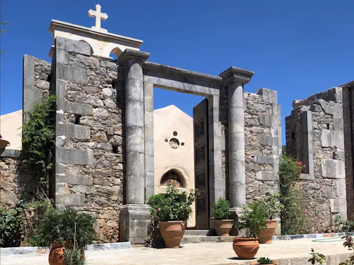 Flavours of Crete 4x4 tour with monastery and winery visits